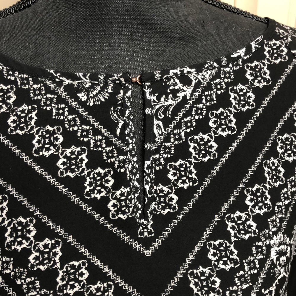 Blouse with Bell Sleeves Size XS - Picture 3 of 11